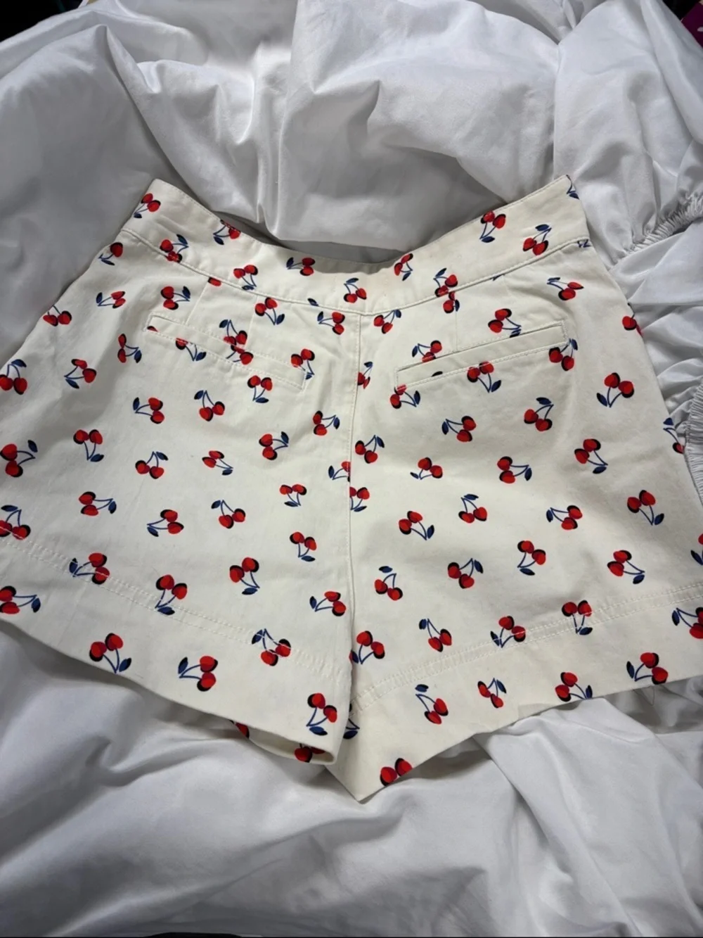 kate spade White High-Waist Cherry toss cotton  Shorts with pockets size 2